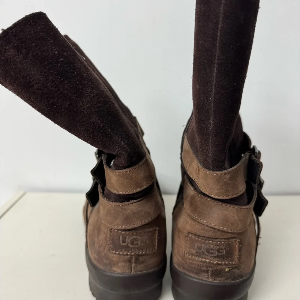 UGG Lorna Moto Buckle Boots Brown Leather/Suede Women’s 9 waterproof Boot - Picture 3 of 4